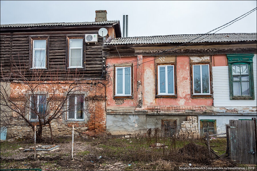 Увидел, в каких домах живут люди в Урюпинске. Это просто мрак