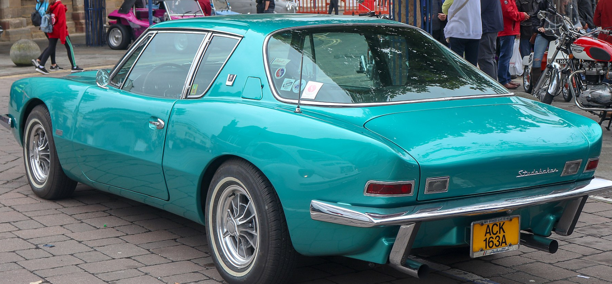 Studebaker Avanti 1962
