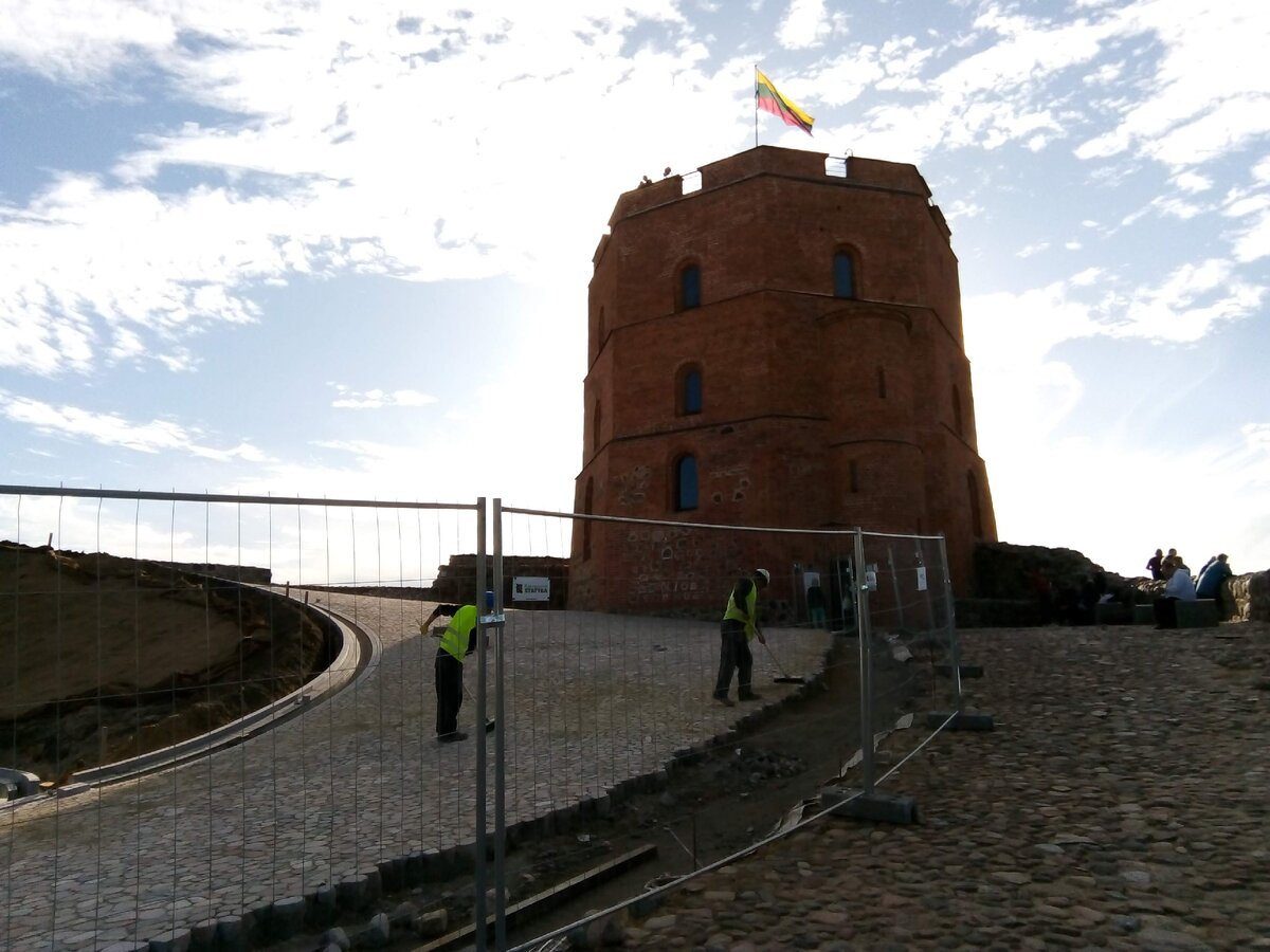 Башня Гедимина на Замковой горе Вильнюса. Фото © Виктор Корб, 2019