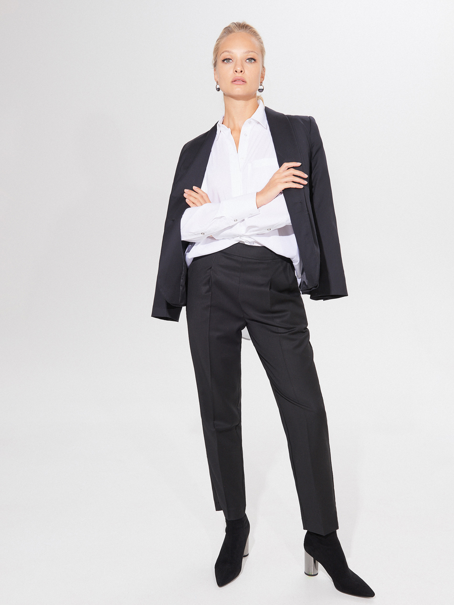 Шерстяные брюки cigarette fit 2 999 RUB СОСТАВ Внешняя сторона: 100% ШЕРСТЬ Подкладка: 52% ПОЛИЭСТЕР, 48% АЦЕТАТ . Фото с сайта www.mohito.com/ru/ru