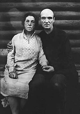 Павел Филонов с женой Екатериной Александровной.