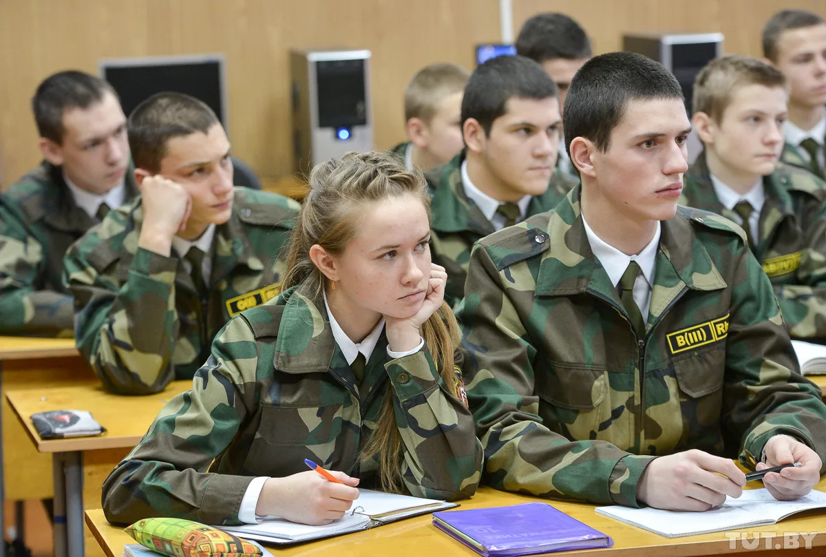 После техникума сколько учиться на высшее образование. Военное училище для девушек. Курсанты военных вузов.