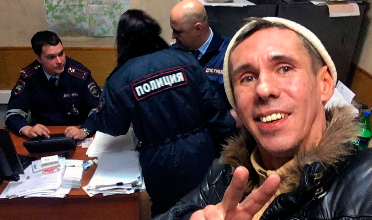 Алексей в отделении полиции после задержания