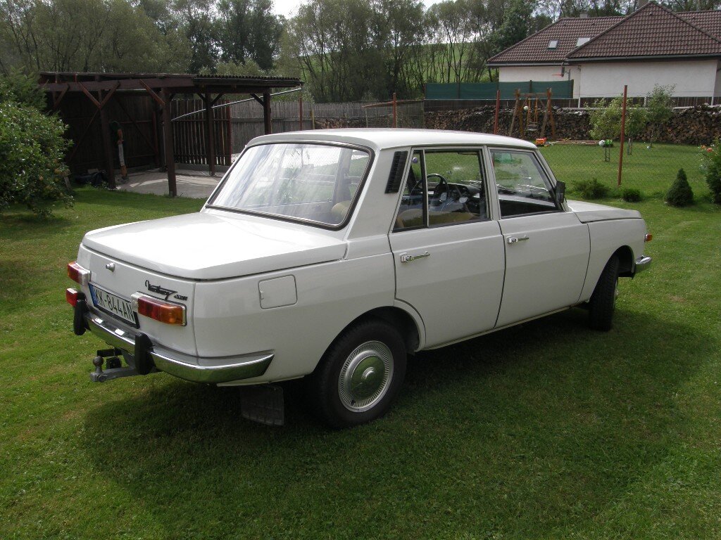 Wartburg 353 (вид сзади)