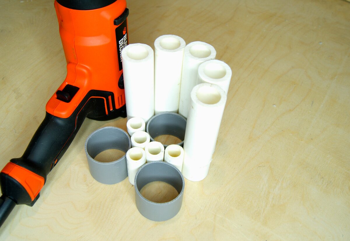 Простые идеи из обрезков пластиковых труб для мастерской