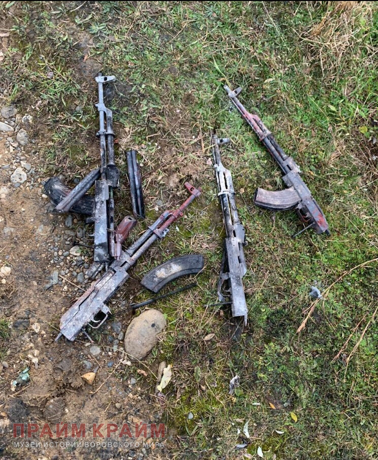 Автоматы Калашникова, использованные для убийства воров А.Шамбы (Астик) и А.Авидзбы (Хасик), Сухуми, 22.11.2019.