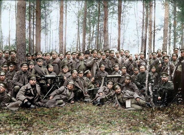 Русские солдаты перед атакой, 1916 год.