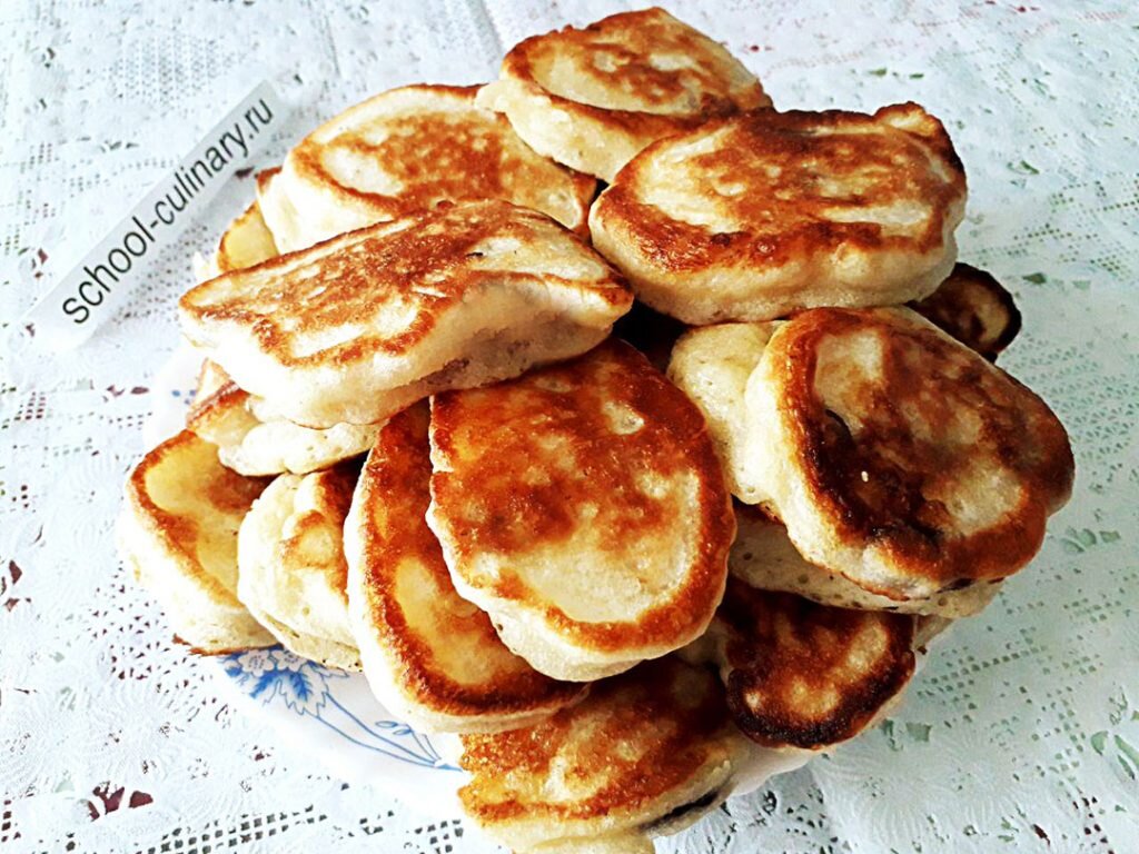 Пышные оладушки с изюмом 🥞