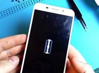 Смартфон не включается и не заряжается что делать