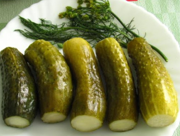 Корнишон минимальный. Огурцы на зиму без стерилизации. Огурцы маринованные. Сладкие маринованные огурчики. Солёные огурцы.