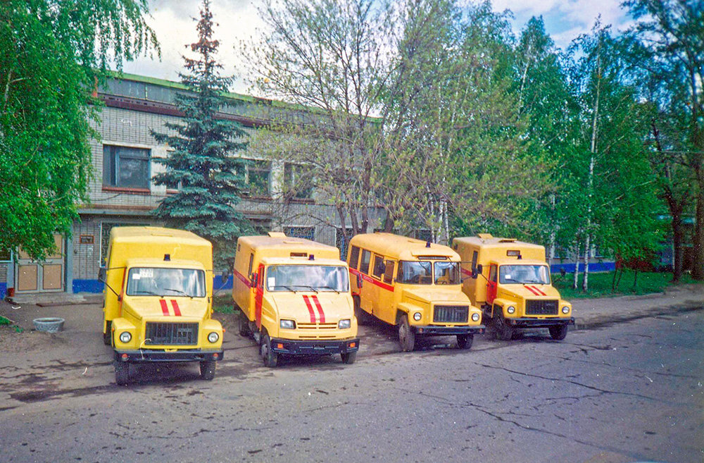 Продукция пензенского ОАО «ЗКЭ» образца 1997 года: «аварийка» АРТК-М, лаборатории ППУ на шасси Бычка и «газона», а также ОМЭ с кузовом КАТ-1 на базе ГАЗ-3307