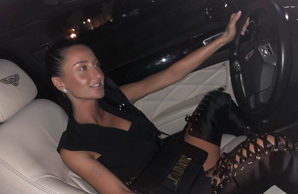 Тамара за рулем Bentley 