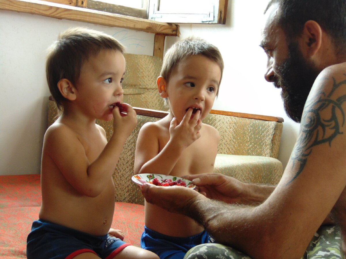 С тех самых пор, как я познакомилась с мужем. С тех самых пор, как родились наши дети. И до тех самых пор, пока все они здоровы.