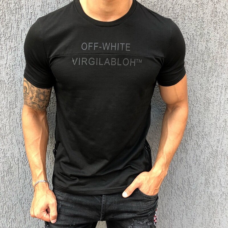 Чёрная футболка