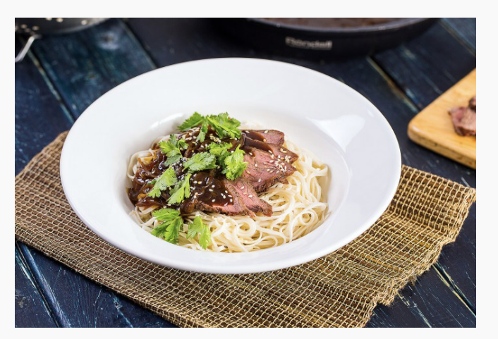 Лапша, говядина запечённая, потрясающий соус - что может быть лучше?...