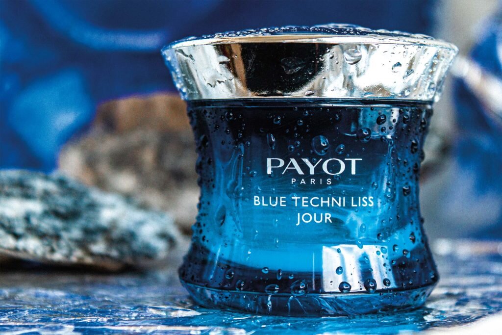 В Blue Techni Liss Jour включены экстракты ягод витекса, линдеры (лаврового дерева), конской мяты и олигопептиды гибискуса. Фото: Валерия Смирнова