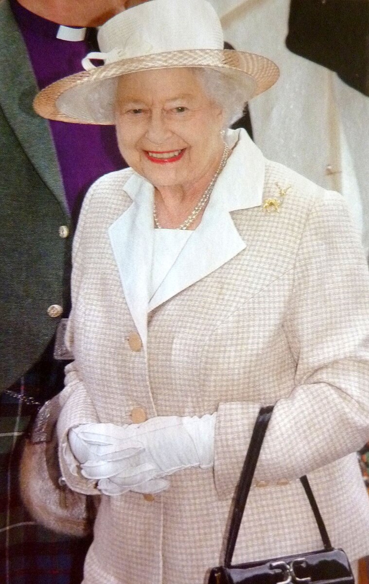 Balmoral castle- требует особенного наряда