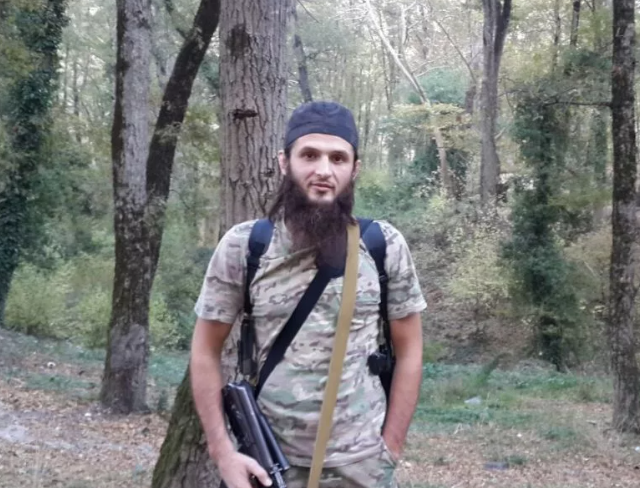 Брат популярного чеченского бойца ММА является главарем отряда боевиков вСирии