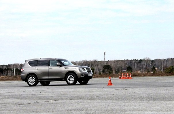занятие по экстремальному вождению 