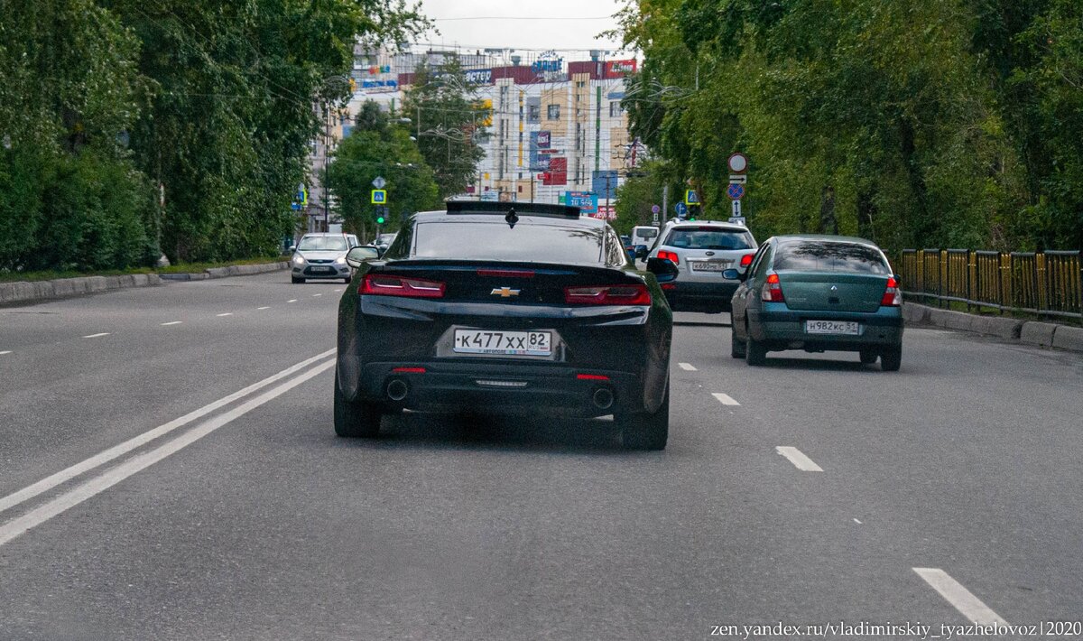 Абсолютно неуниверсальная, зато свою основную функцию — получение удовольствия от вождения на асфальте — выполняет на 100 из 100
