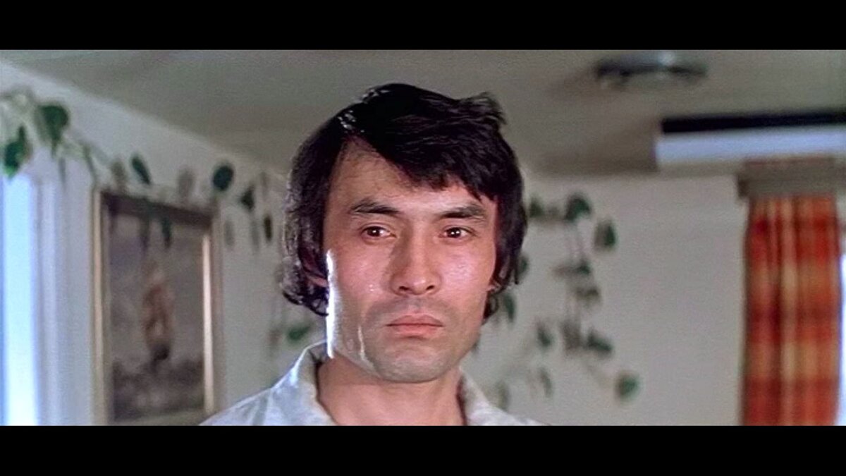 Кадр из фильма "Пираты ХХ века"