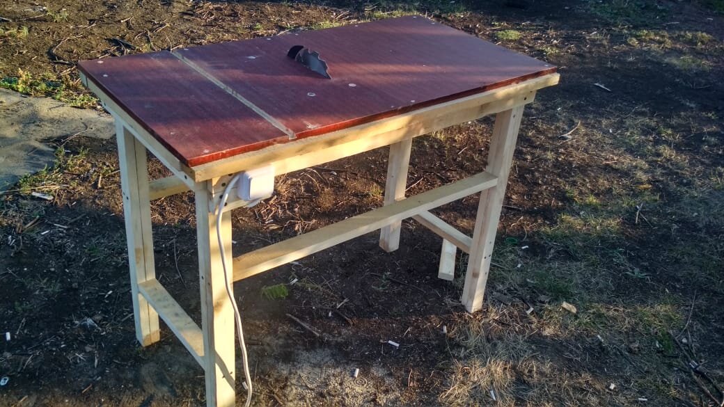 Распиловочный стол