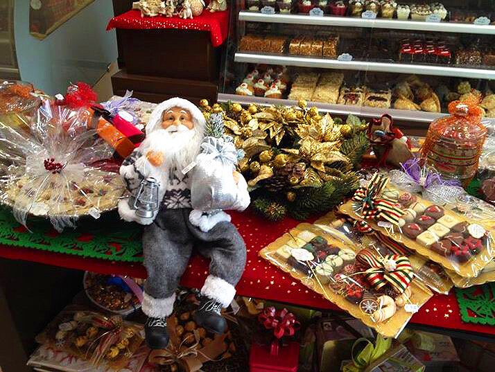 Греческая кондитерская "захаропластИо" (ζαχαροπλαστείο).