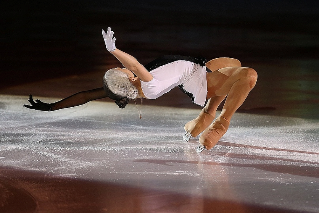 кораблик на коньках. кораблик на коньках. кантилевер фигурное катание трусова. кораблик на коньках. бауэр элемент фигурного катания.