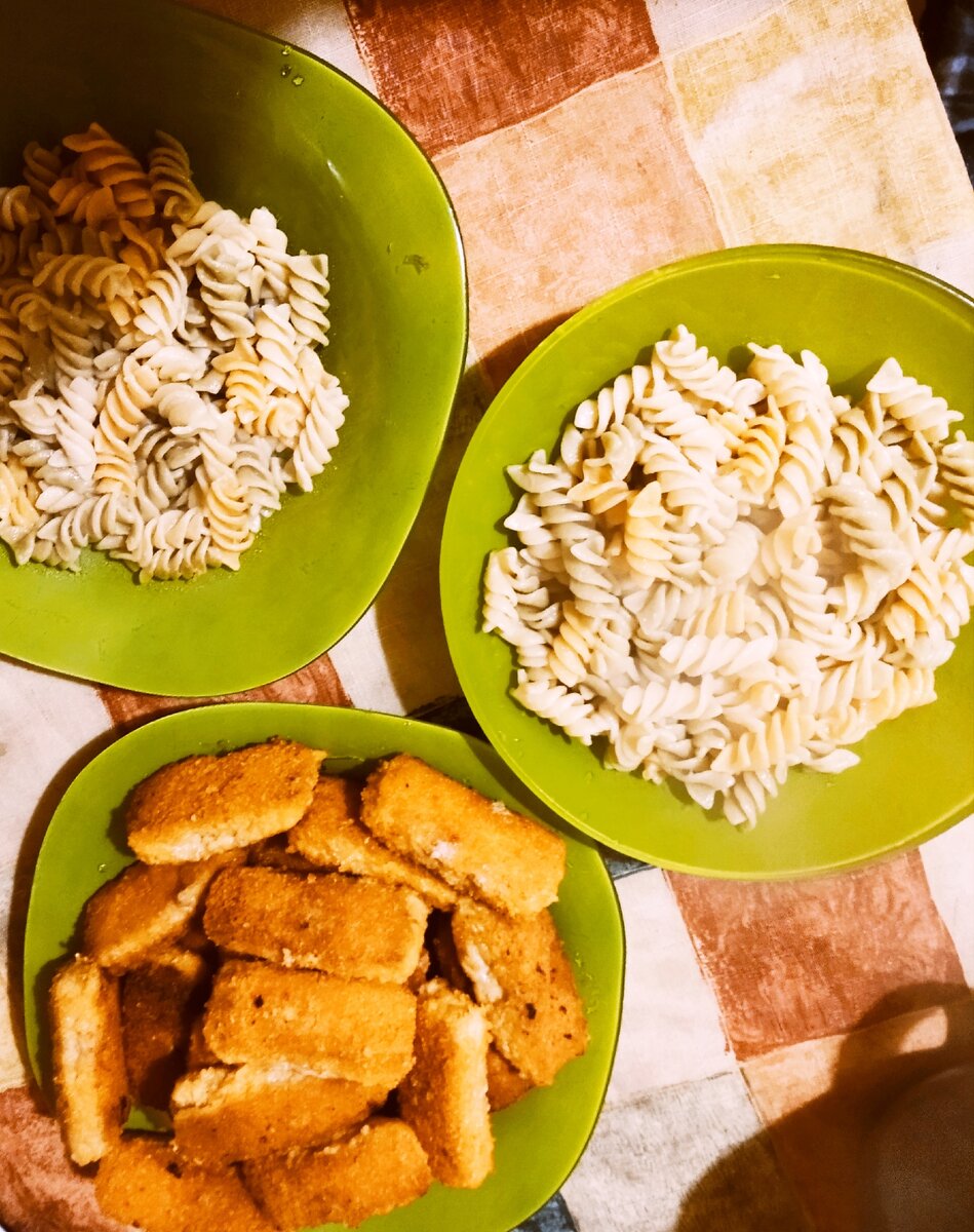 Те самые полуфабрикаты с макарошками.