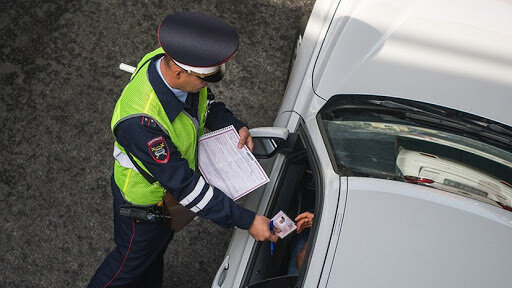 Штраф ДПС за сплошную, которую не видно под снегом.