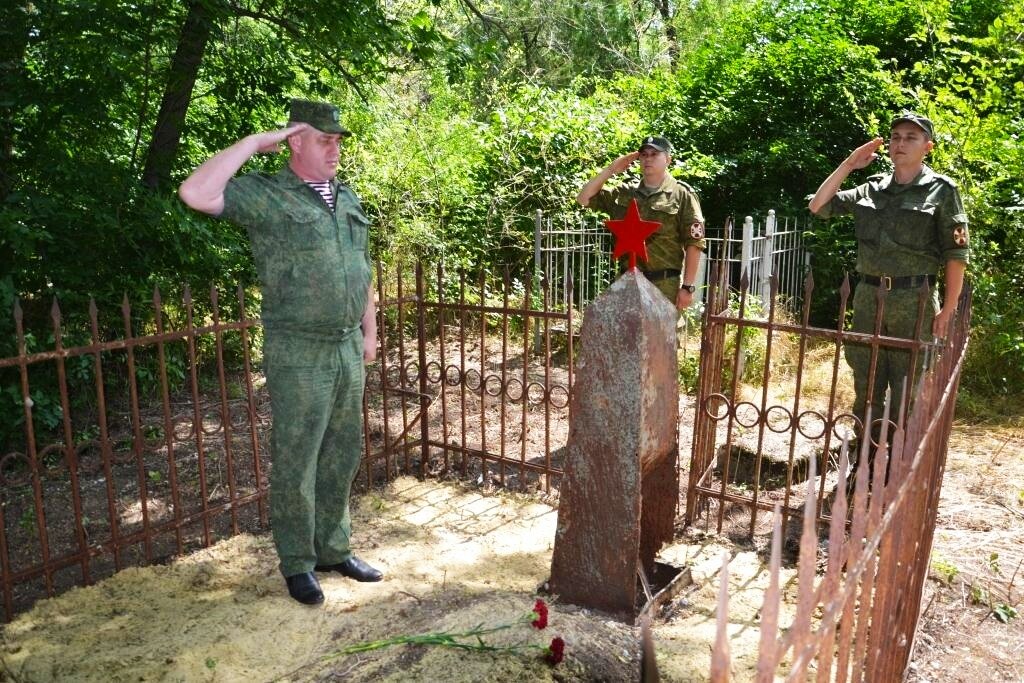 Честь и слава героям.