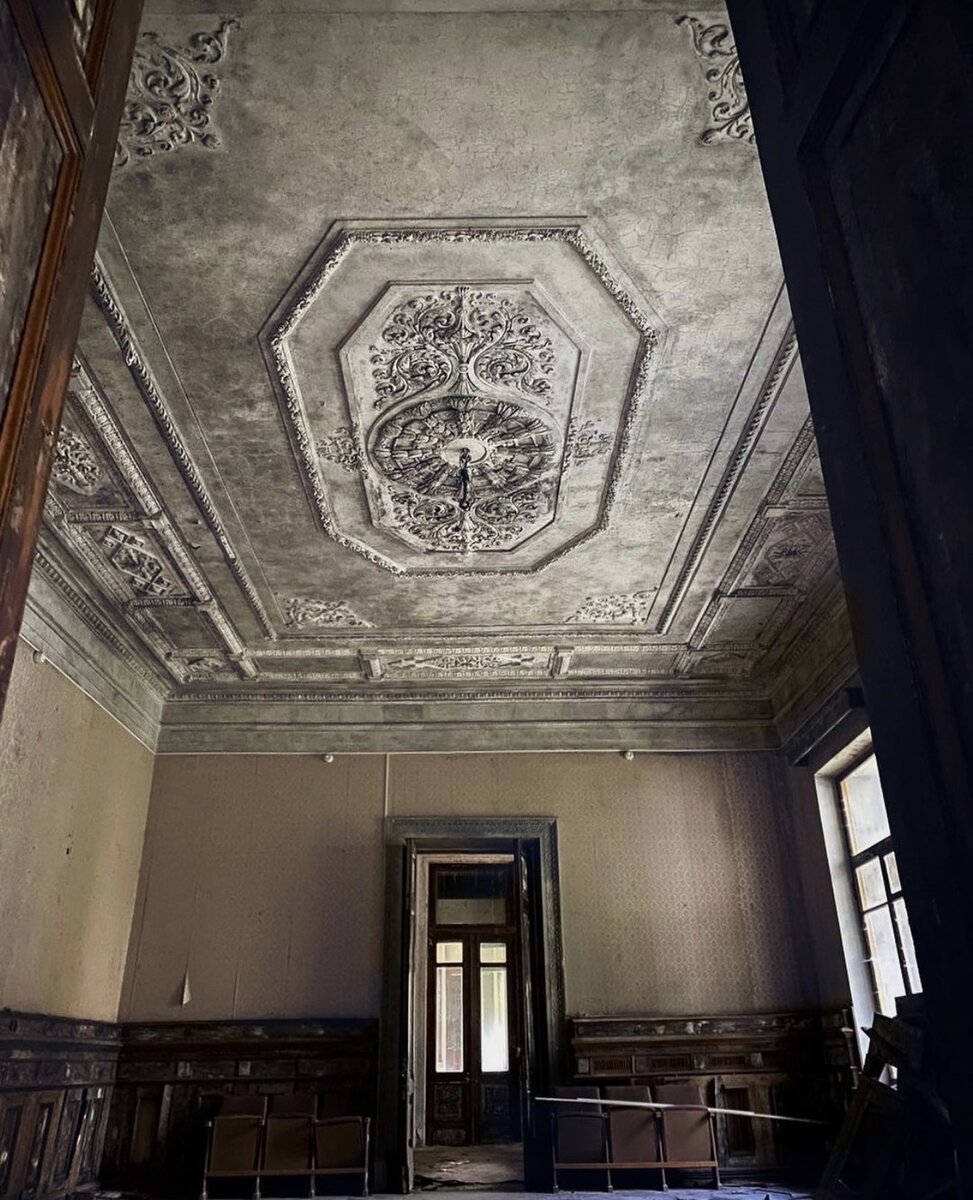 Главный зал усадьбы