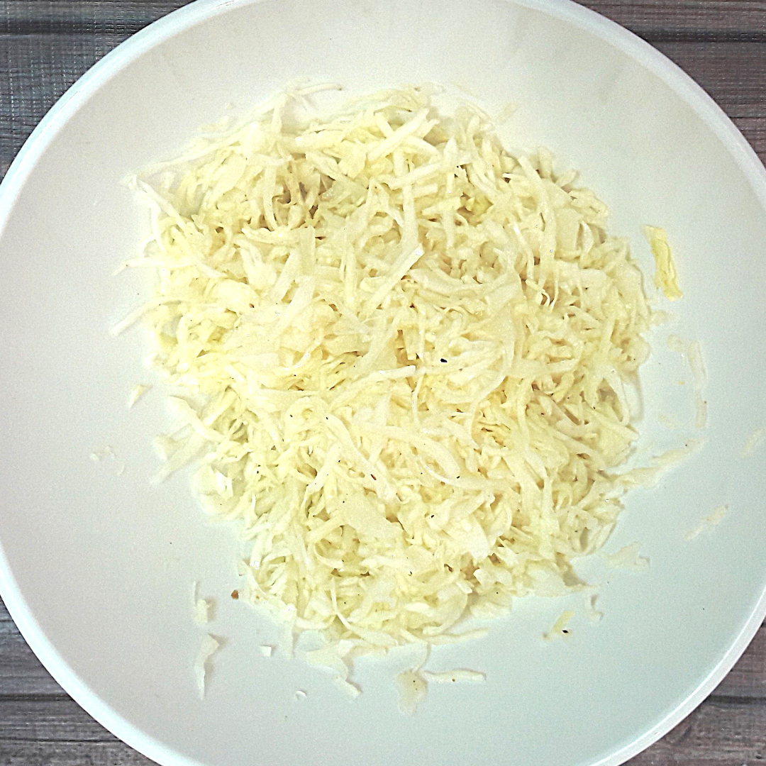 Посыпаем солью по вкусу. 