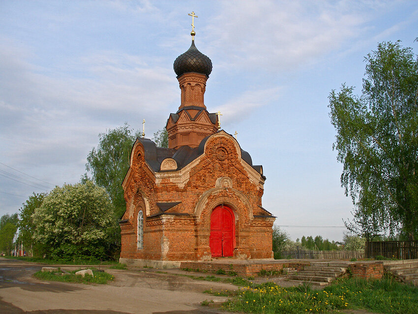 Часовня Всех скорбящих радости в д. Беляницы Ивановского района.  Яркий пример небольшой сельской часовни в русском стиле. 