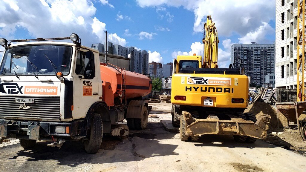 Поливомоечная машина МАЗ компании Техоптимум.