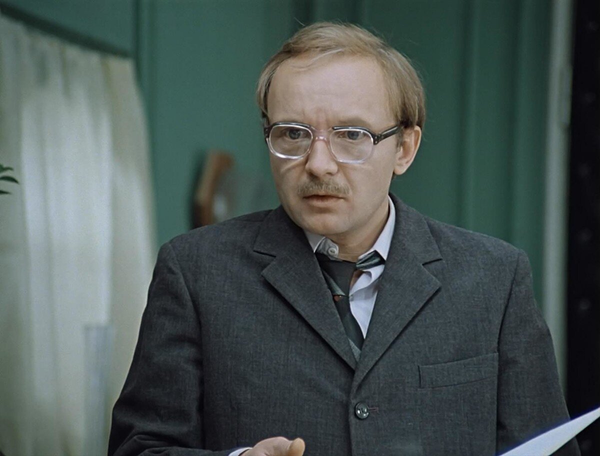 Кадр из фильма «Служебный роман», режиссер Эльдар Рязанов, Мосфильм, 1979 год.