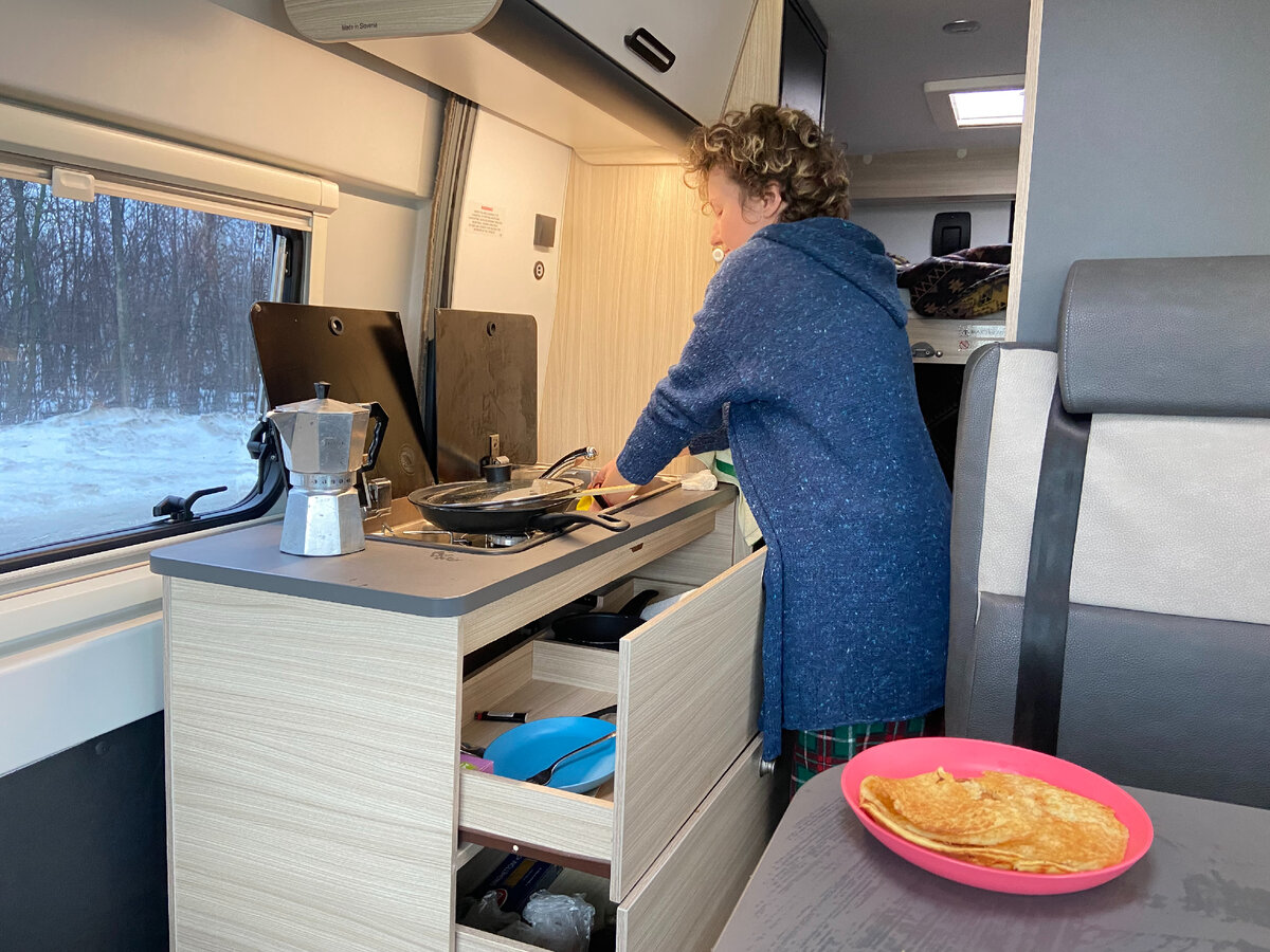 Кухня в автодоме меньше, чем в квартире