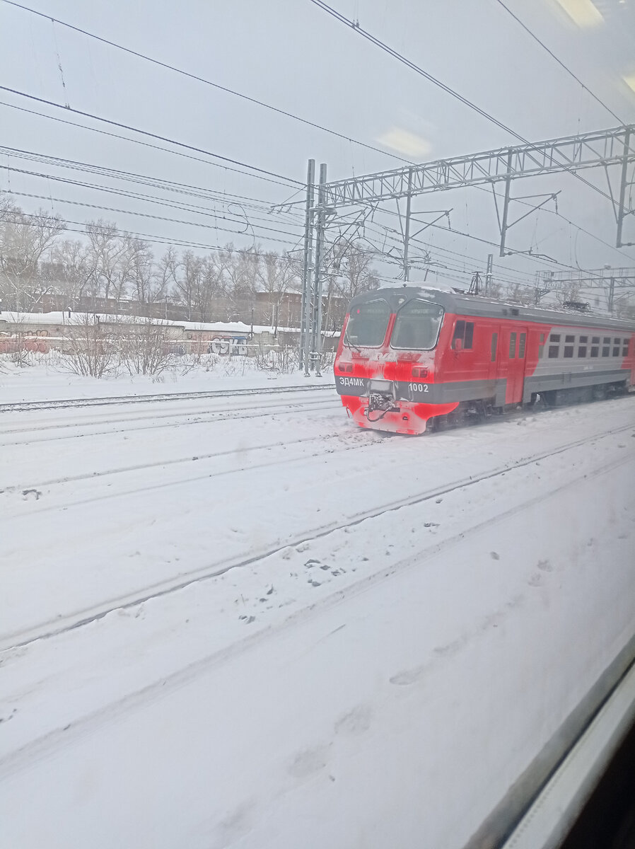 Вид на ЭД4М 🇷🇺 из электрички Siemens  Desiro (Ласточки) 🇩🇪🇷🇺 