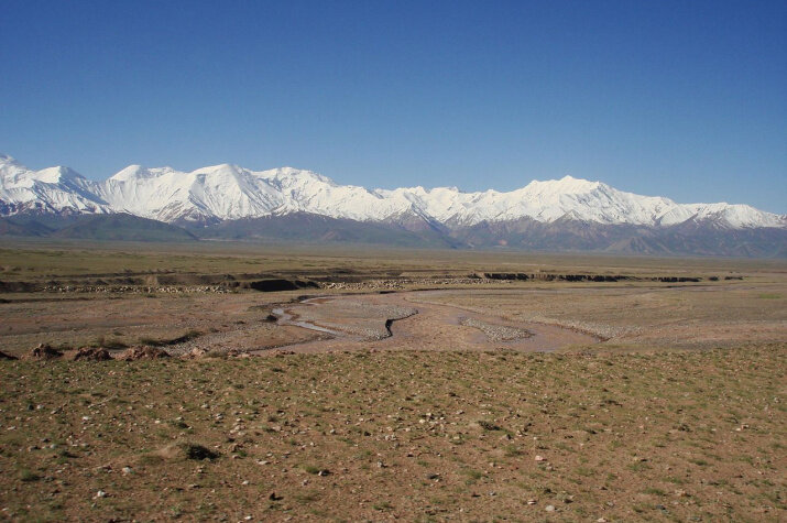 Алайская долина, Заалайский хребет, река Кызыл-Суу (западная). Фото: wikipedia.org