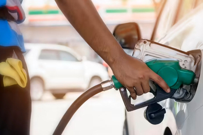     Можно ли ездить с открытой крышкой бензобака