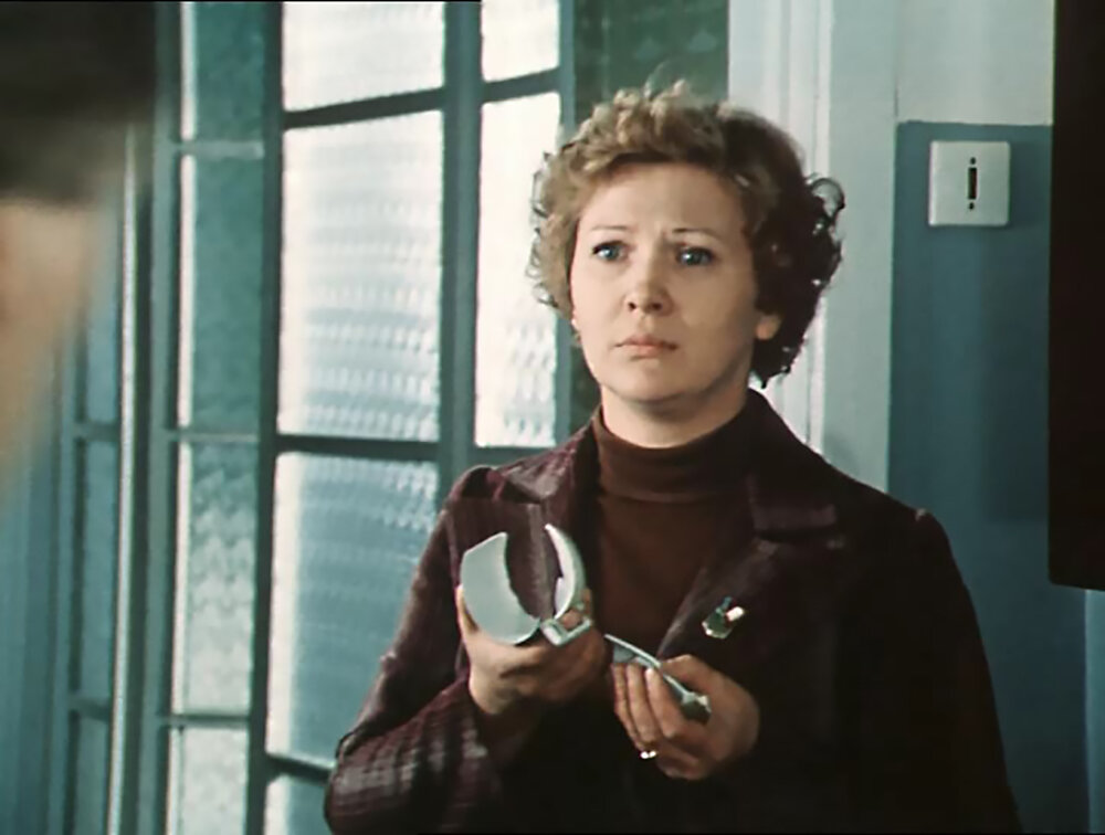 Кадр из фильма «По семейным обстоятельствам», Мосфильм, 1977 г.