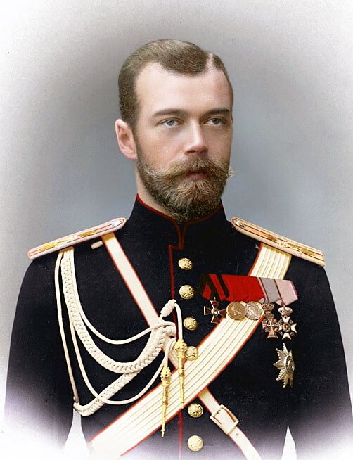 Николай II — последний российский император. В июле 1918 г. был расстрелян большевиками вместе со всей семьёй