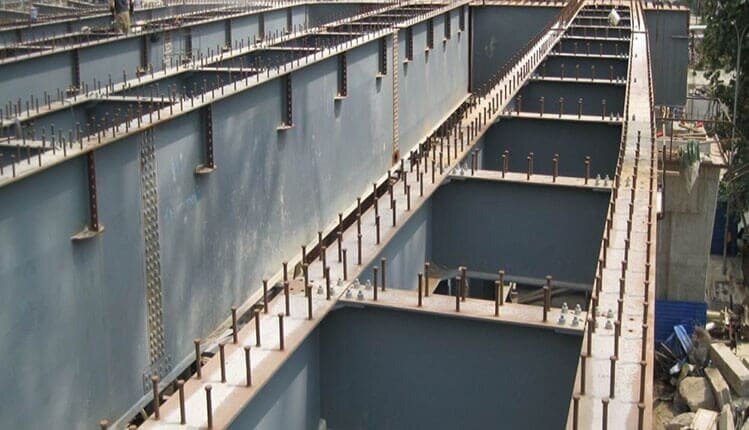 Фото с сайта https://m-splav.ru/glavnaya-izgotovlenie/tehnologicheskie-metallokonstruktsii/mostovye-konstruktsii/