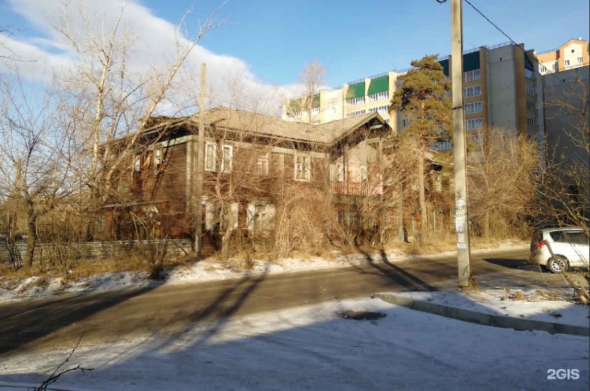    Один из аварийных домов в Чите включили в программу расселения после суда