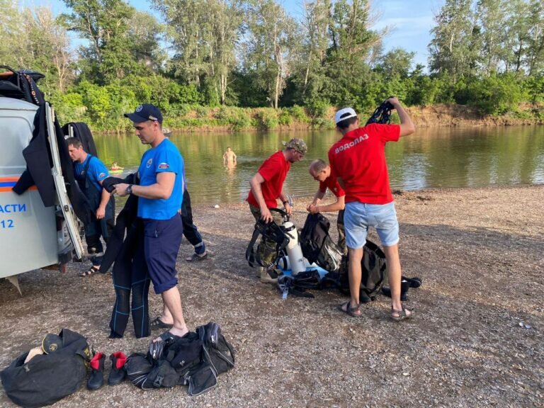    Две смерти на «диком» пляже. Из реки Урал достали тела мужчины и женщины Андрей Севостьянов