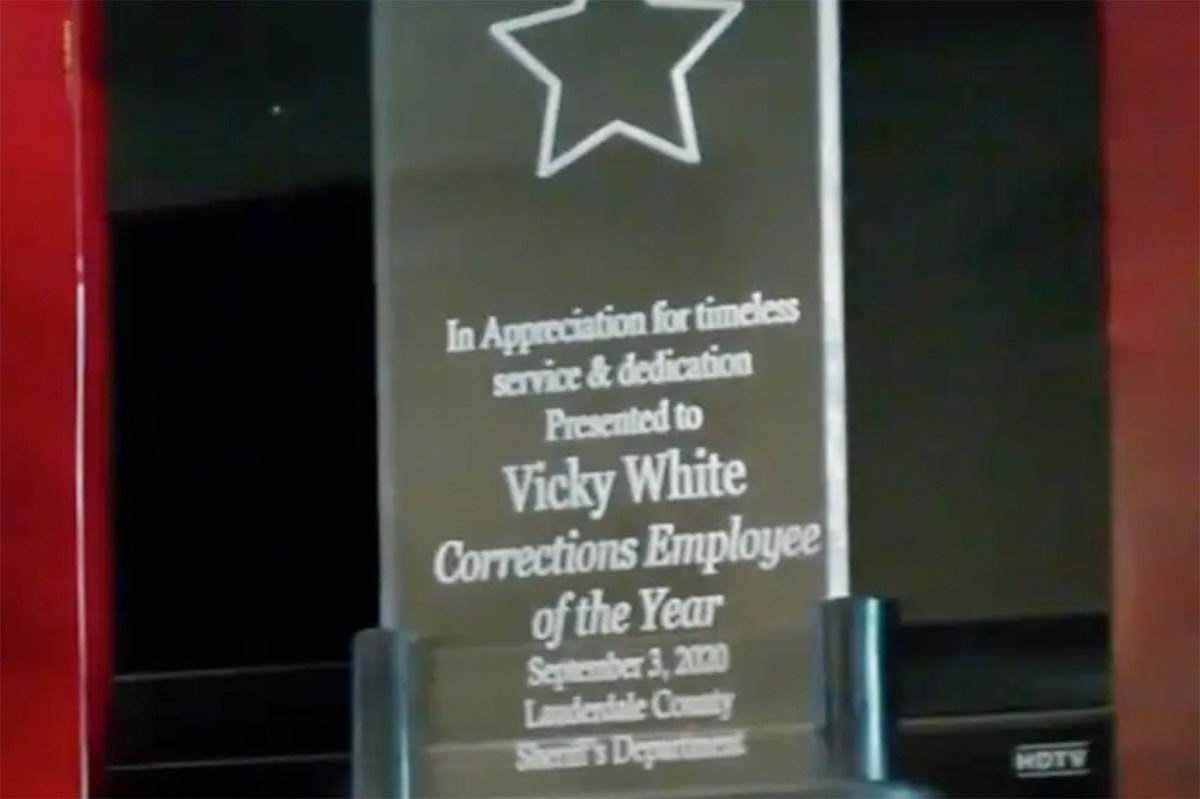 Награда Вики Уайт, WAAY31 / Independent