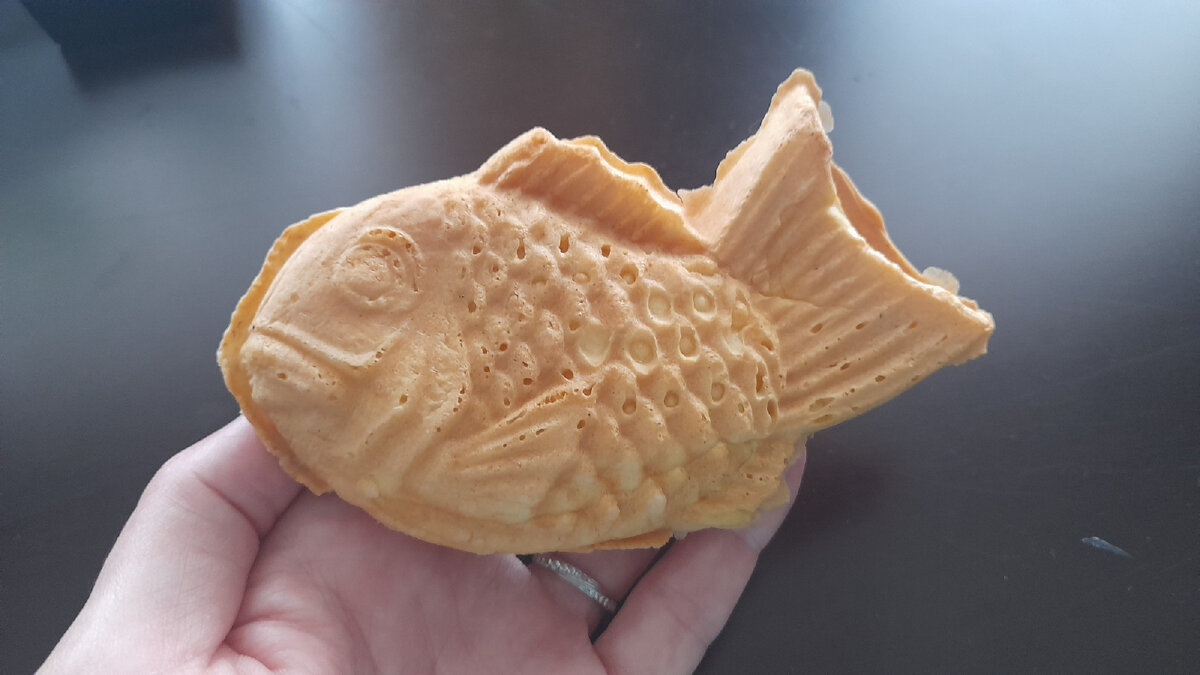 Ну подумаешь! Иногда съешь тайяки (яп. 鯛焼き) — японское печенье в форме рыбки😀 Шучу)