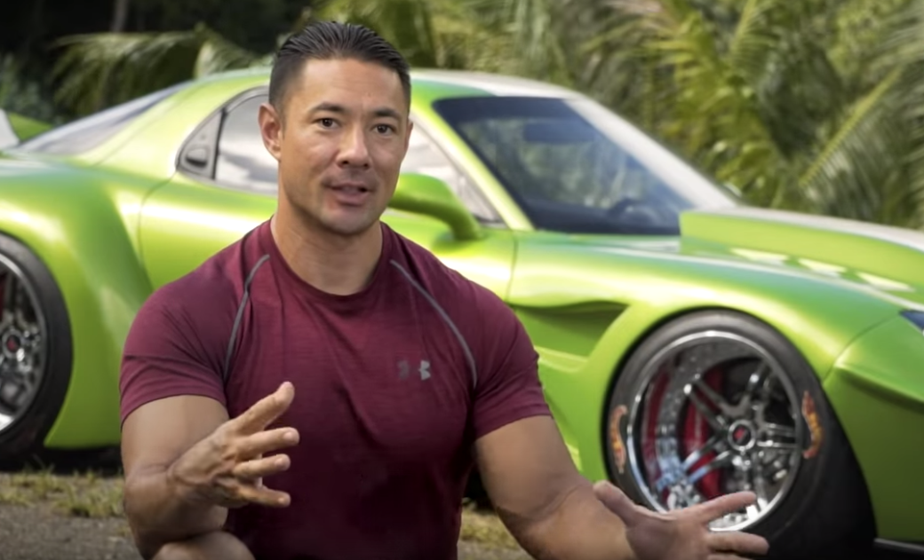 Адам Тейлор - житель Оаху (Гавайи, США) потратил 10 лет на создание удивительного «суперкара», который мог бы составить конкуренцию итальянским суперкарам по своей экзотичности и мощности. Адам называет его RX-777 и с этим именем и силуэтом корпуса автомобиля, очевидно, что автомобиль был основан на Mazda RX-7 FD.