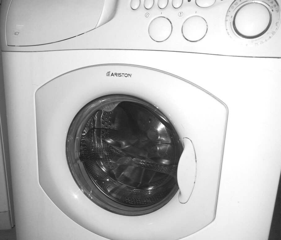Стиральная машина Ariston не сливает воду.
