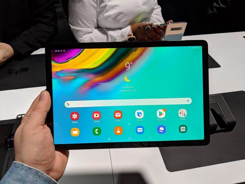   Компания Samsung работает над новым планшетным компьютером Galaxy Tab S5 на базе мощнейшего процессора Qualcomm 855.